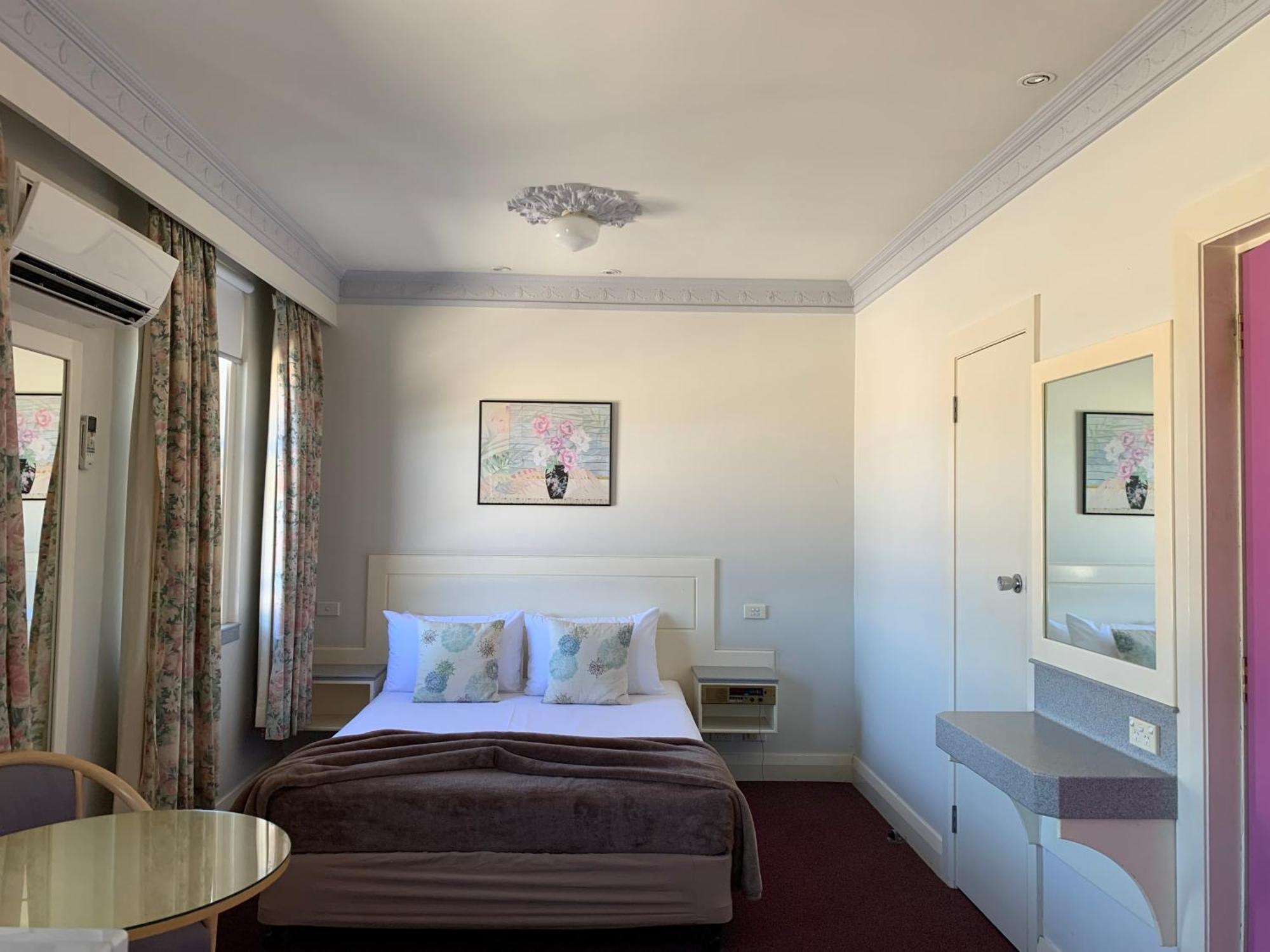 Moruya Monarch Hotel Exterior photo